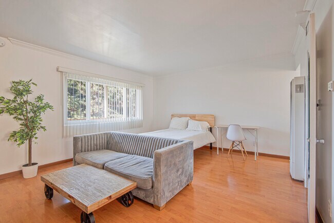 5869.5B W 88th St unit 5869.5B, Los Angeles, CA 90045 - photo 4