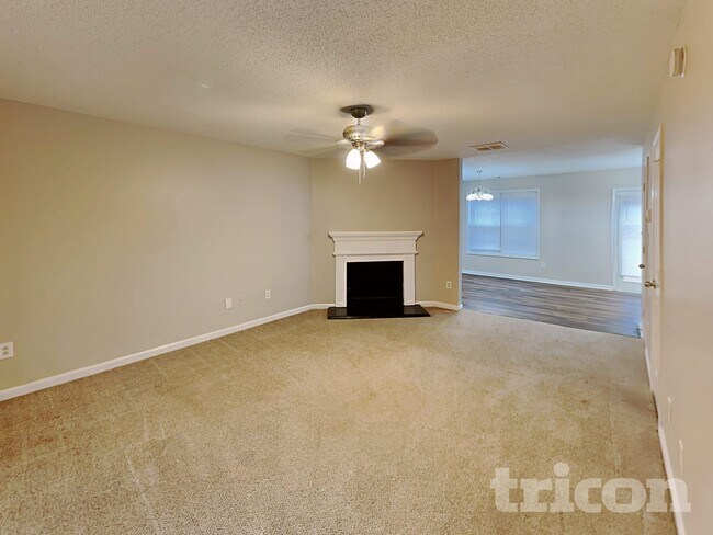 6899 Mahonia Place, Lithonia, GA 30038 - photo 3