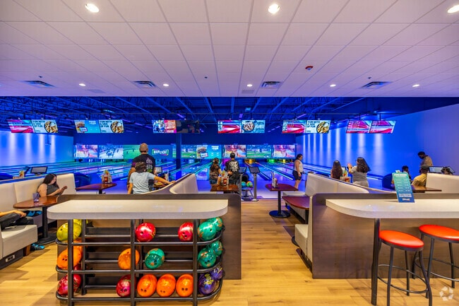 Just minutes from Drexel Park, Main Event Tucson offers state-of-the-art bowling lanes where families and friends can enjoy a fun-filled game in a vibrant atmosphere.