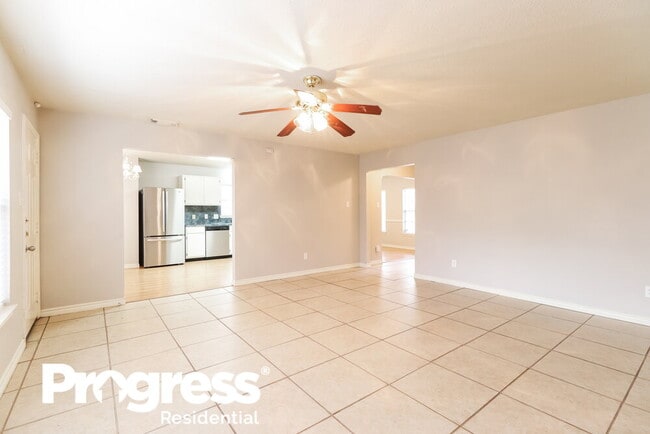 18734 Cleeve Cl, Humble, TX 77346 - photo 5