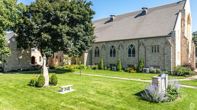 Holy Apostles Catholic School is a Private school that serves grades PK-8 in Green Bay, WI.