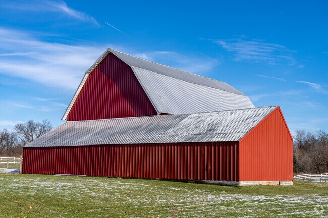 Farms with barns and other structures are found throughout Metamora.