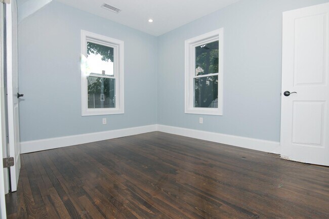 183 Tremont St unit 1, Newton, MA 02458 - photo 6