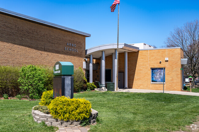 Arno Elementary School is centrally located, making it easy to walk to.