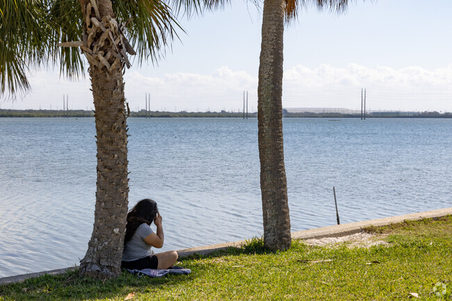 It's always easy to find a nice spot to contemplate the day in Great Palm River Point.