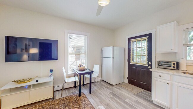 24 Hews St unit 1, Cambridge, MA 02139 - photo 3