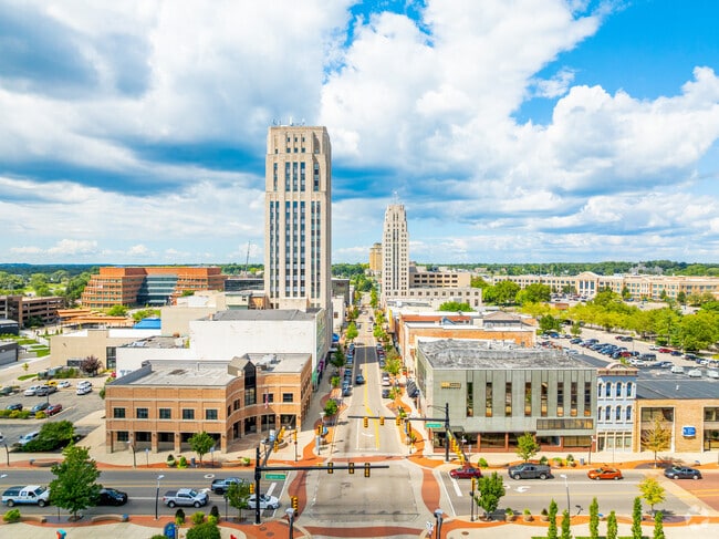 Post Franklin residents enjoy being in close proximity to the bustling downtown.
