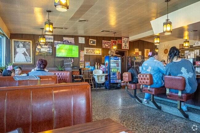 Don Pepe's Taqueria offers authentic Mexican food in Firebaugh.