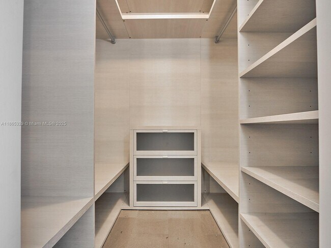 Reach Brickell City Centre unit 4110, Miami, FL 33131 - photo 4