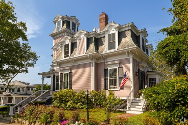 Gloucester is home to many beautiful Victorians like this, which inspired a Hopper painting.