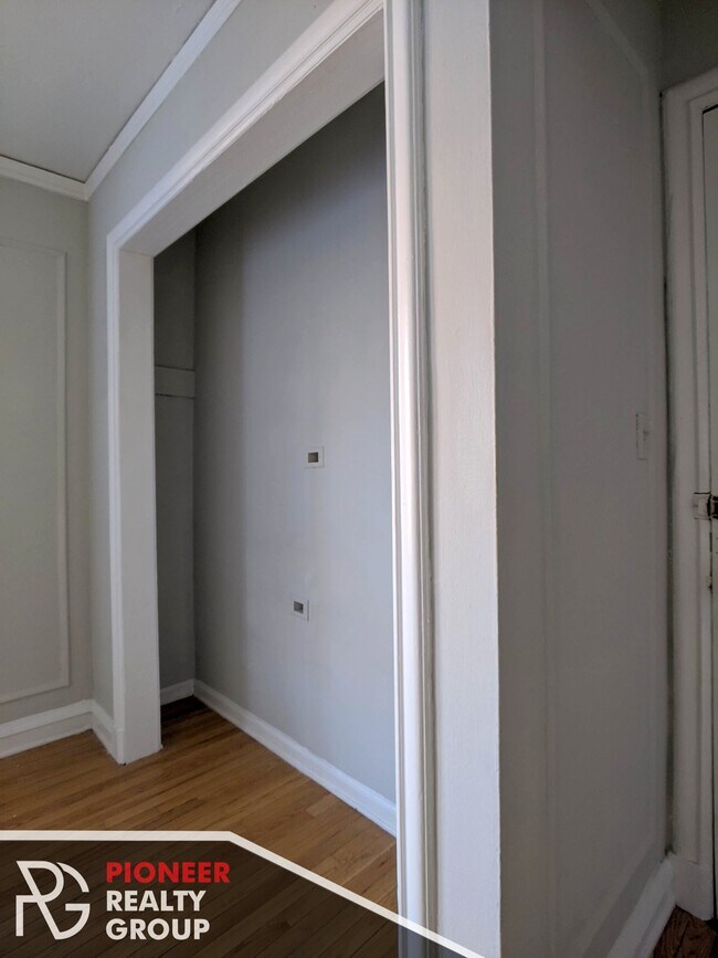 833 W Wolfram St unit 837-107, Chicago, IL 60657 - photo 7