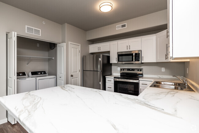 2BR, 2BA - 1,000 SF - Kitchen