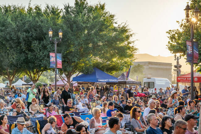 The Summer Concert Series in Temecula near Paloma del Sol is a free, family-friendly event.