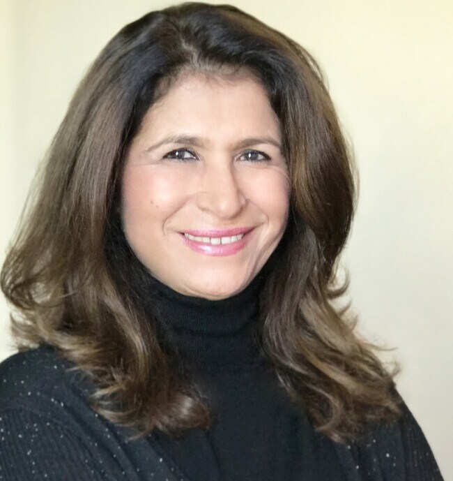 Angela Kontis