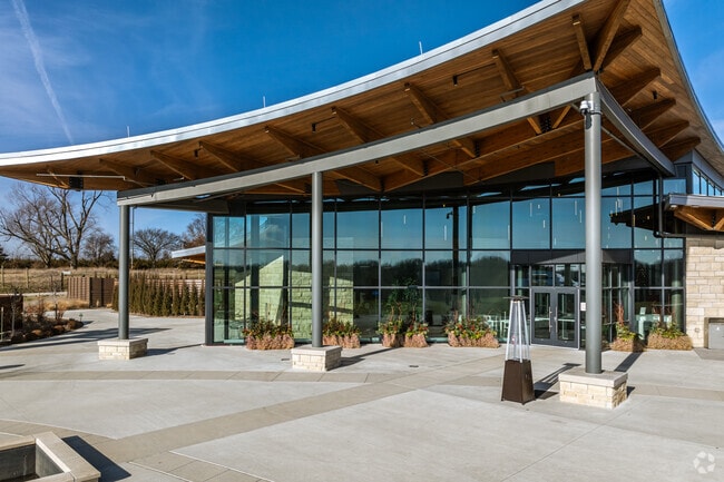 Overland Park Arboretum & Botanical Gardens offers educational programs in Overland Park.