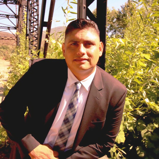 Agent Photo