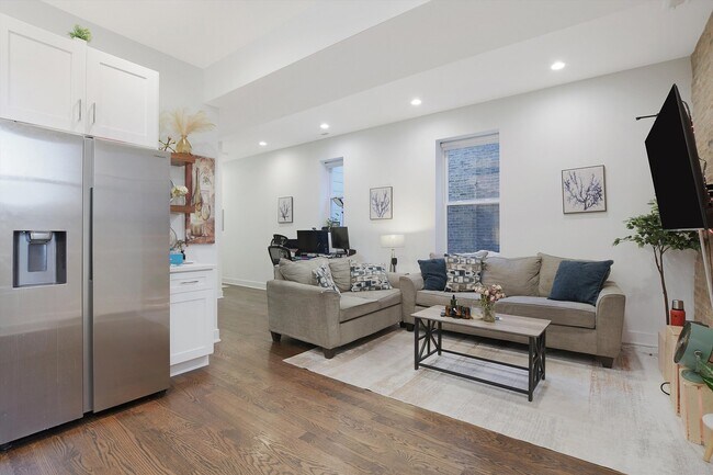 2316 W Augusta Blvd unit 2R, Chicago, IL 60622 - photo 3