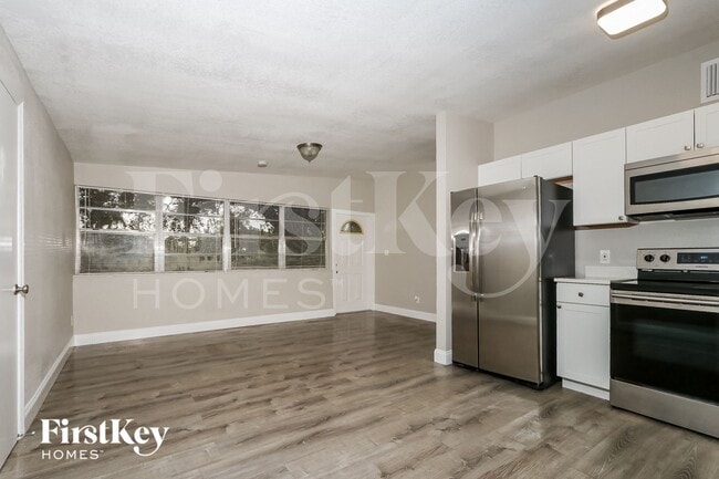 11574 Oleander Dr, Royal Palm Beach, FL 33411 - photo 3