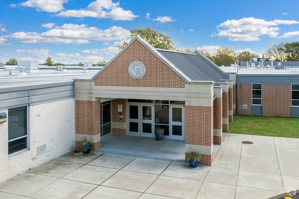 Goodnoe Elementary School has students from K-6th Grades in Newtown.