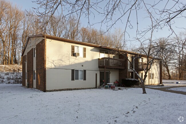 Meade Apartments, Marshall, MI 49068 - photo 2