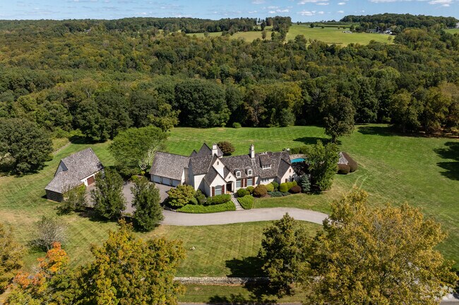 Estate‑style homes can be found on expansive acreages in Bridgewater.
