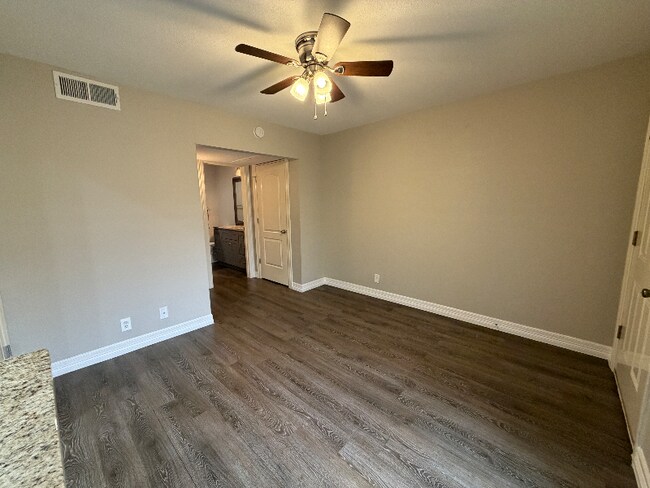1232 E Live Oak Rd unit 1, Schertz, TX 78154 - photo 3