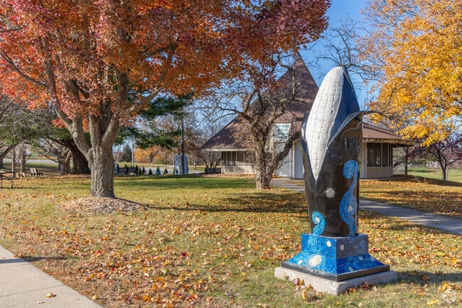 Residents can find decorative corn cobs all over Vinton - corn pride!