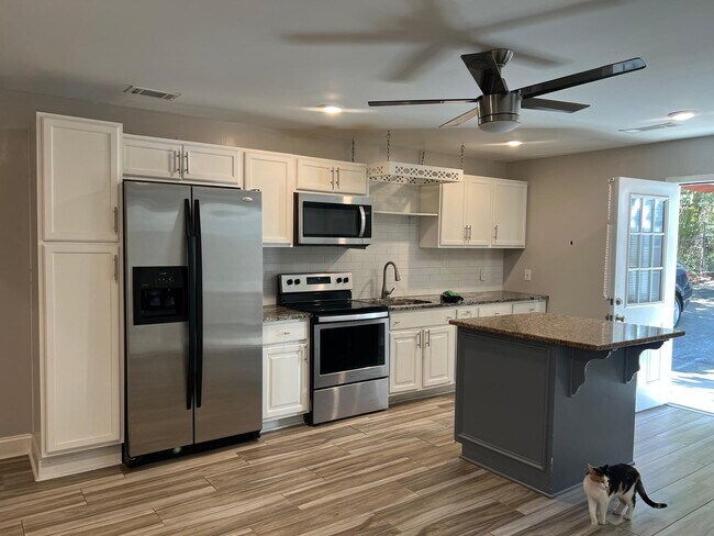 6012 Meadowbrook Dr unit Guest Quarter, Norcross, GA 30093 - photo 5