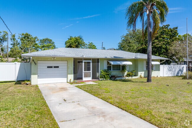 Homes around Historic Bayview have well maintained lawns and properties.