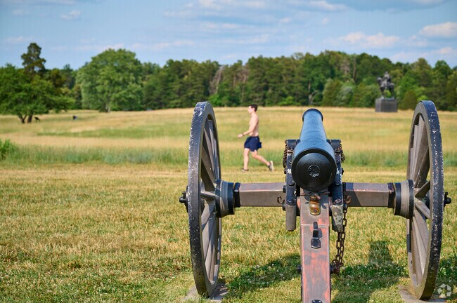 Historic battlefields in Sudley Springs invite visitors to explore Civil War history.