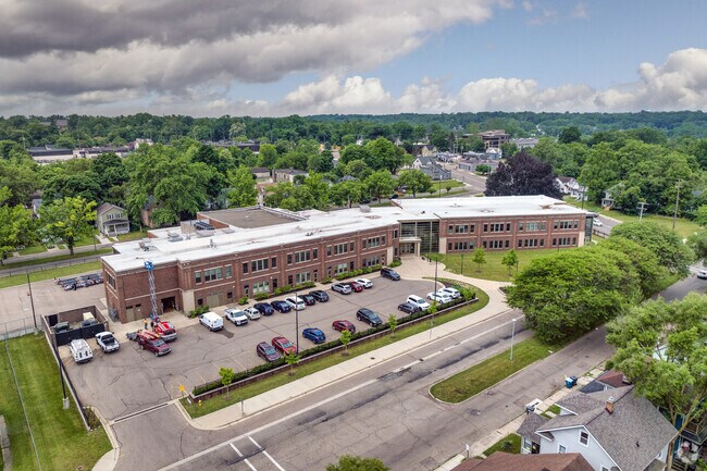 Washington Writers' Academy has B- rated teachers on Niche.