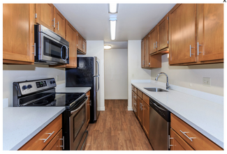3025 NE 137th St, Seattle, WA 98125