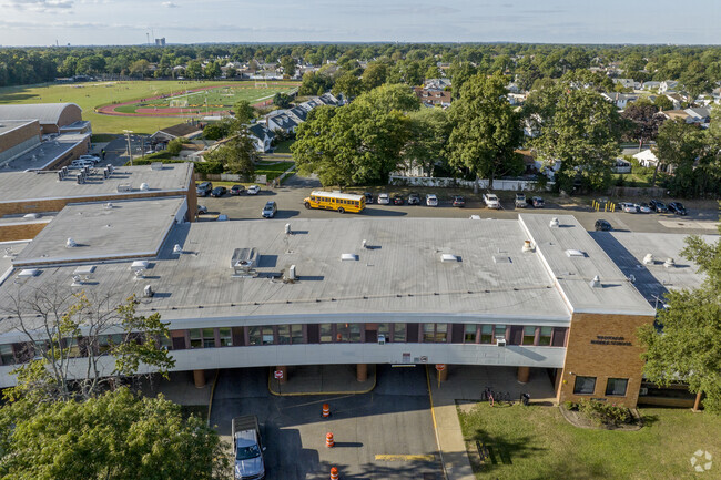 Wantagh Middle School  has 662 students in grades 6-8 with a student-teacher ratio of 11 to 1.