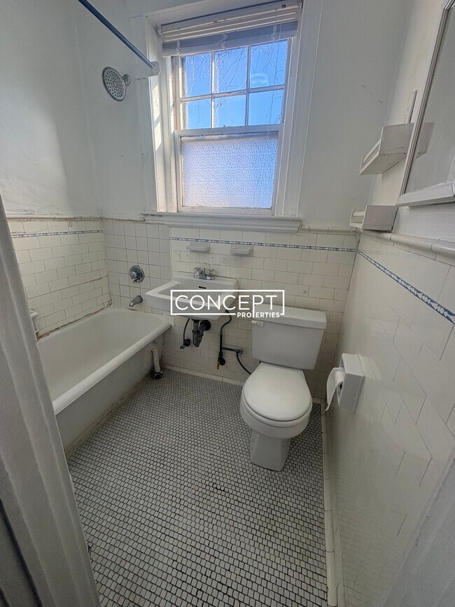 7 James St unit 5, Brookline, MA 02446 - photo 2