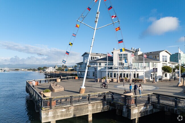 The Eureka Boardwalk is a popular attraction for walks near Rosewood.