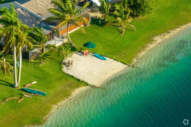 Scenic lake views and waterfront homes make Devon-Aire a nature lover’s dream.