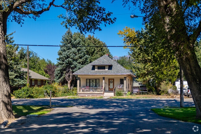 A charming bungalow in Canyon Road.