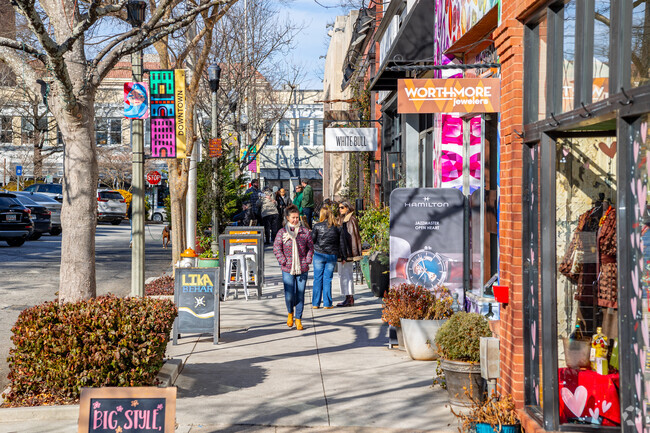 Downtown Decatur's square is full of restaurants and local shops.
