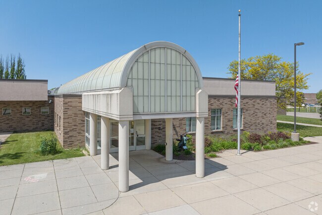 Waverly Middle School has an 18 to 1 teacher to student ratio.