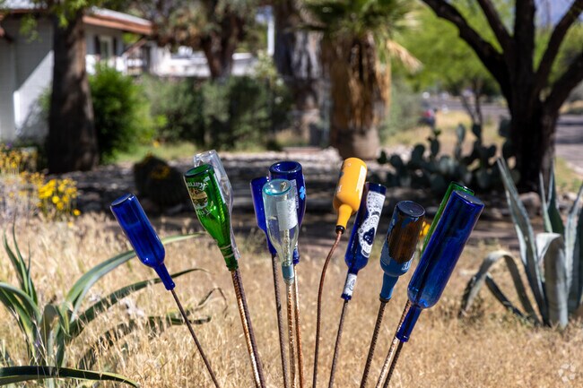 Residents in Mitman get to be crafty due to no HOA involment.