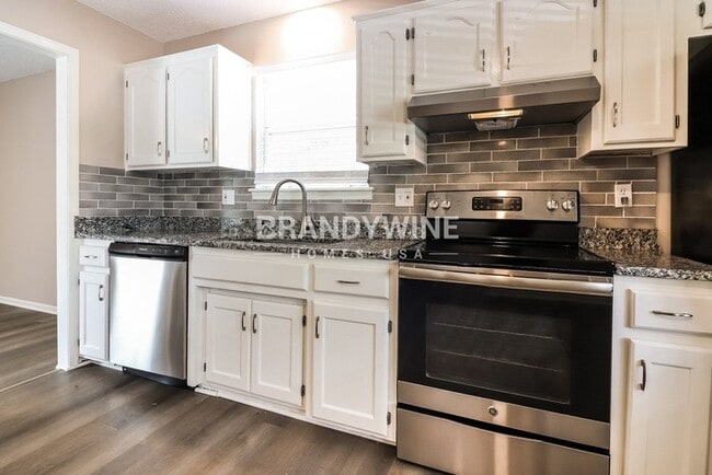 1909 NE Mckee Ln, Lees Summit, MO 64086 - photo 5