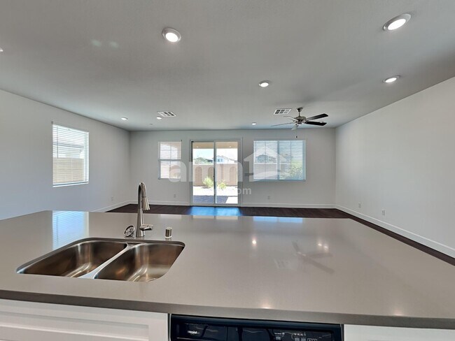 284 Yasmin Daylily Place, Henderson, NV 89015 - photo 5