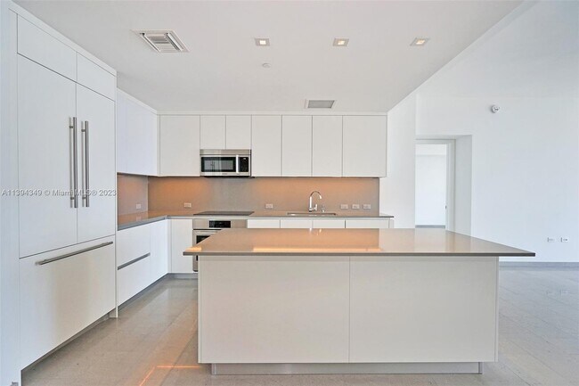 Reach Brickell City Centre unit 2107, Miami, FL 33131 - photo 6