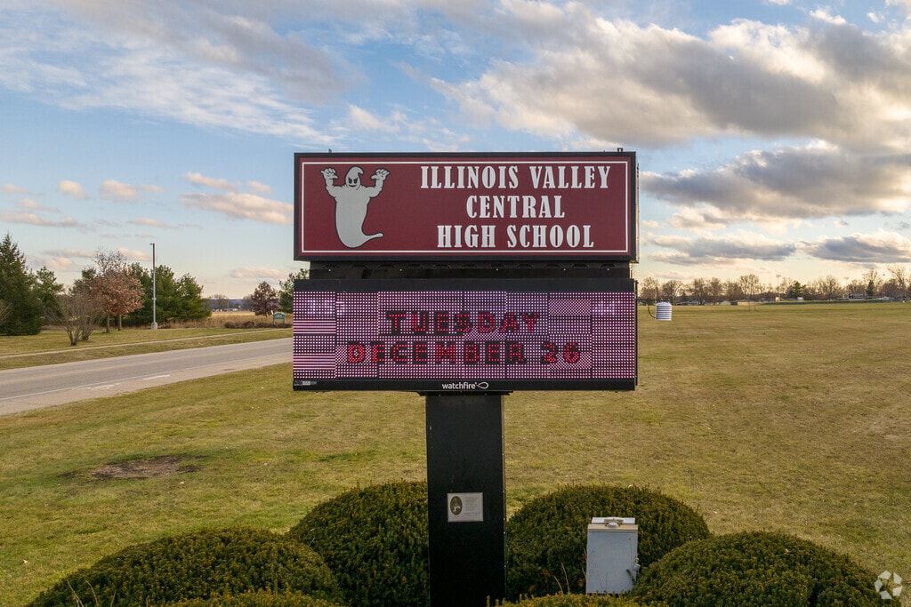 Illinois Valley Central High School is an above average, public school.