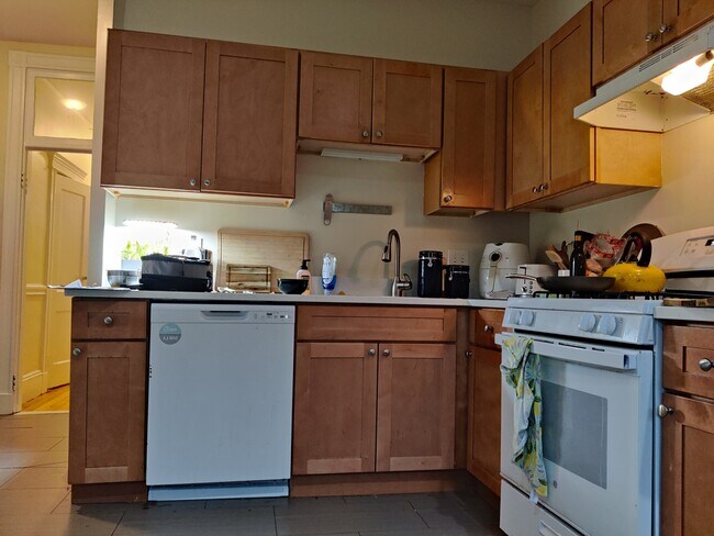 1426 Commonwealth Ave unit 1, Boston, MA 02135 - photo 2