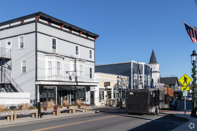 Main St. businesses are in Oliver Ames High School/Metacomet area.