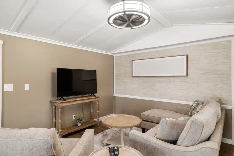 10034 Hamp Dr unit ID1234478P, Dade City, FL 33525 - photo 1