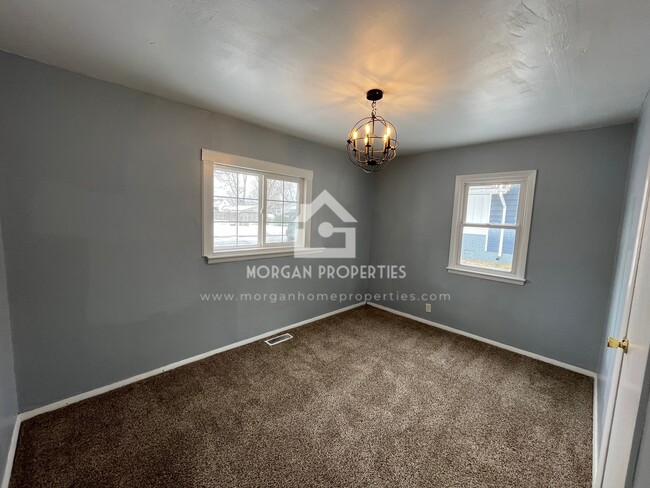 413 N 11th St, Elwood, IN 46036 - photo 5