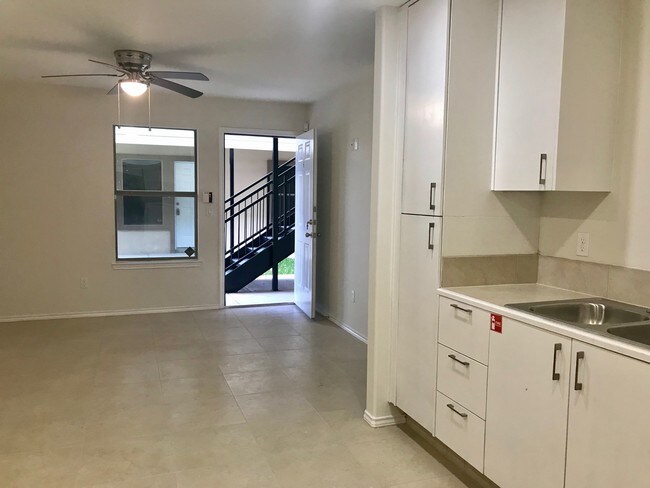 3307 Magdalena St unit 8, Mission, TX 78573 - photo 3