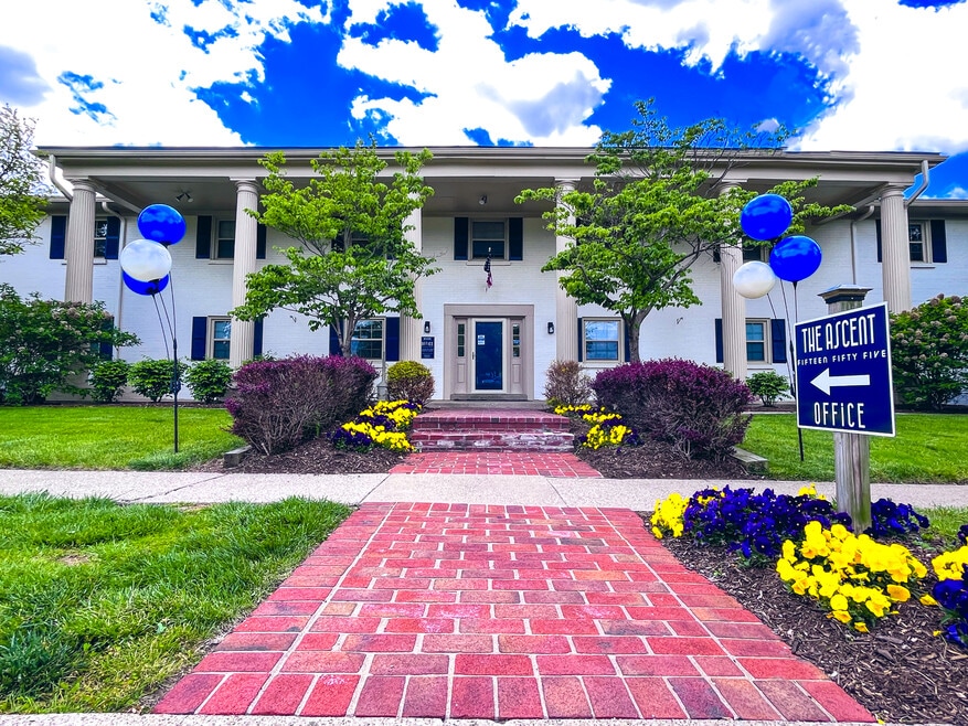 The Ascent1555, Lexington, KY 40505 - photo 1